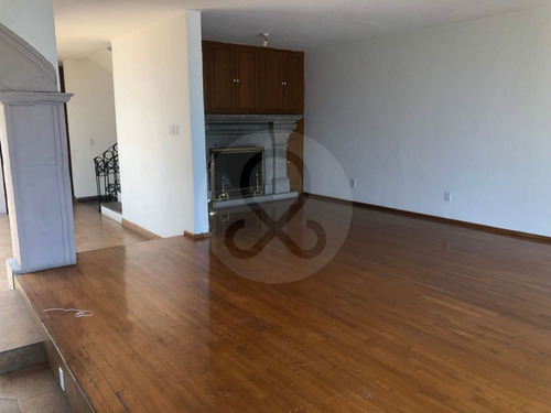 Casa En Venta En Lomas De Bezares