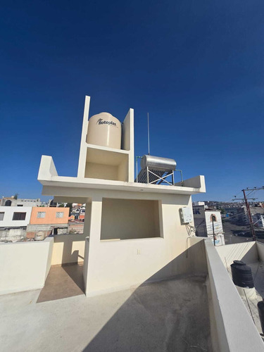 Casa En Venta Con 4 Locales Comerciales