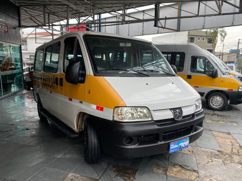 Peugeot Boxer Minibus 330