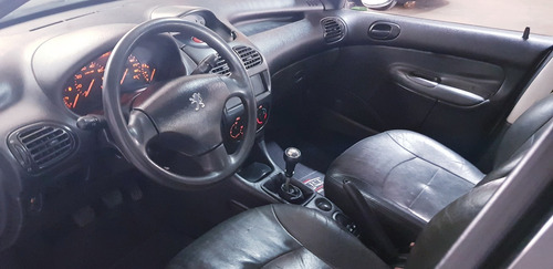 Clio Sedan 03 1.0 16v Privilège 4p Completo