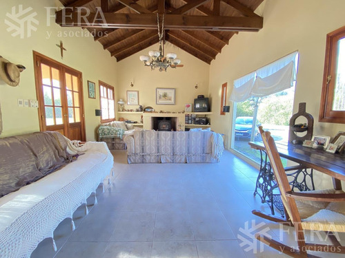 Imagen 12 de 17 de Venta De Casa De 3 Ambientes Con Jardin, Quincho Con Parrilla Y Piscina En Campos De Roca I (27609)