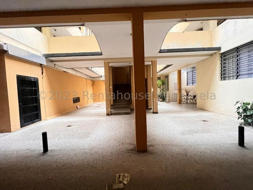 Se Vende Conservado Apartamento Maracay Zona Centro 24-9986 Al