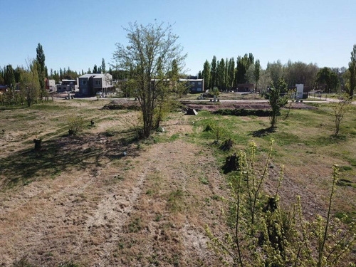 Remax Vende Terreno En Barrio Finca Costa Serena