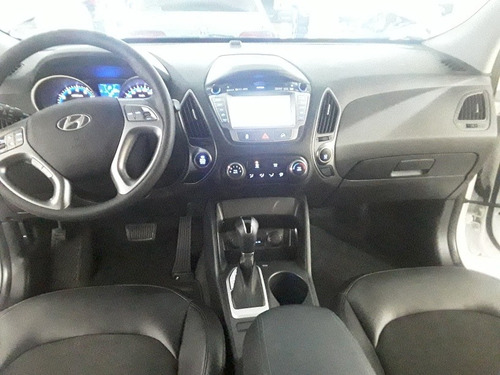 Imagem 10 de 11 de Hyundai Ix35 2018 2.0 Gl 2wd Flex Aut. 5p