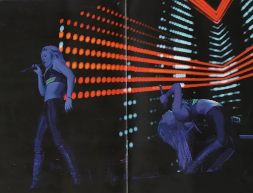 Dvd Shakira - Live From Paris | MercadoLivre
