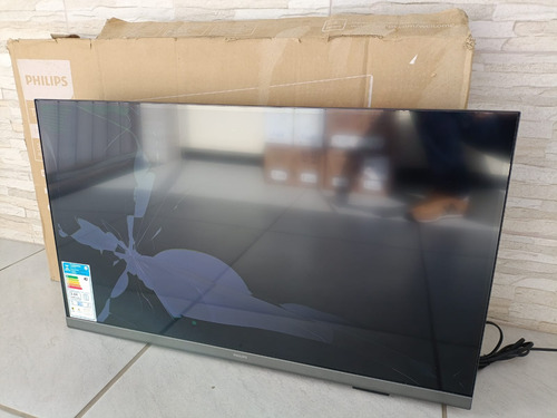 Smart Tv Philips 32 Com Tela Quebrada Para Retirar Peças (Usado)