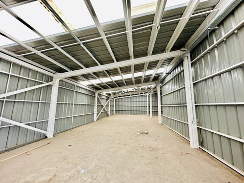 Arriendo Local 200 M2 + Bodega 700 M2 Total 900 M2