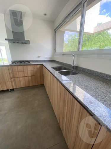 Casa En Venta - Barrio Santa Juana, Canning