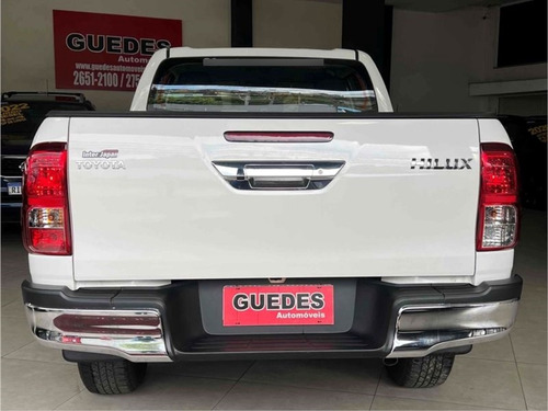 Toyota Hilux 2.7 SR 4X2 CD 16V FLEX 4P AUTOMÁTICO