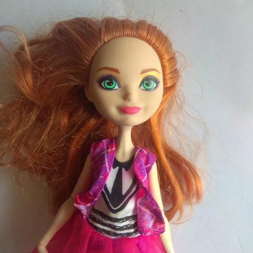 Ever After High Holly Princesa Hija De Rapunzel Doll (Usado)