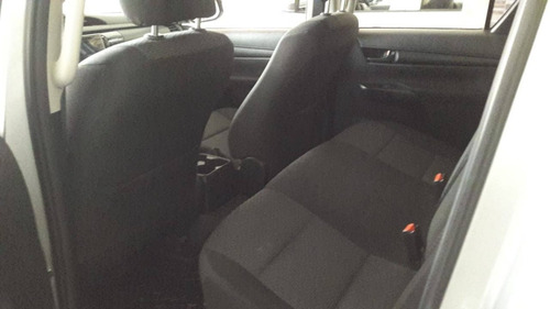 Imagen 6 de 15 de Toyota Hilux Dx 4x2 150cv 2017 L/n Con Cupula