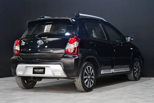 Imagen 8 de 15 de Toyota Etios Cross 1.5 Mt 2014