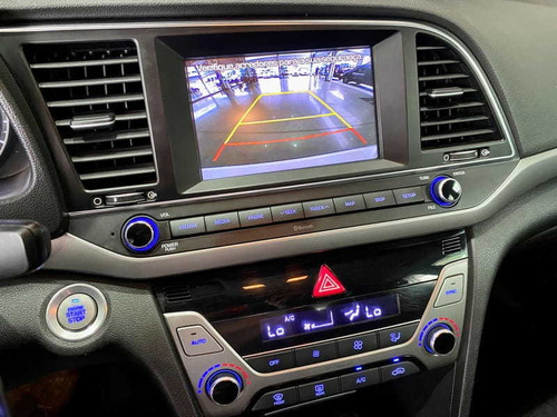 Imagem 11 de 15 de Hyundai Elantra 2017