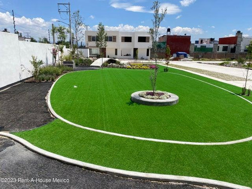 Casa En Venta En Metepec San Salvador Tizatlalli Gis 24-1104
