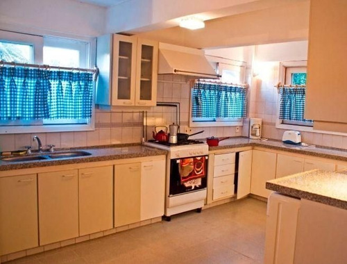 Casa En Venta De 6 Dormitorios En Peninsula