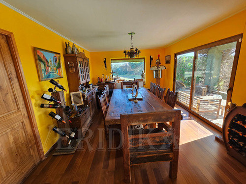 Vendo Casa De 380m2 En Terreno De 5600m2 A 5min Concón.