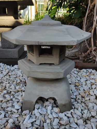 Farol Estilo Oriental De Cemento Pagoda Jardin Green Online