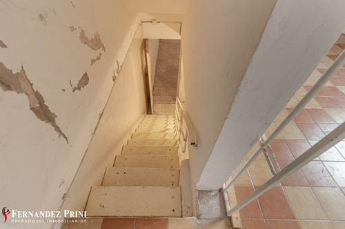 Imagen 21 de 25 de Amplio Local Con Patio Y Entre Piso En Almagro