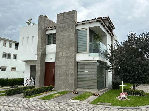 Casa En Venta, Condado Del Valle, Metepec