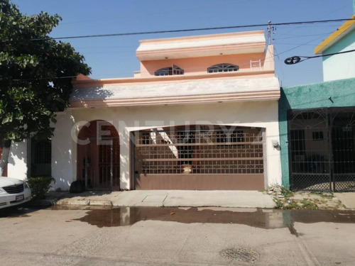 Casa En Venta En Las Quintas En Culiacan, Sinaloa