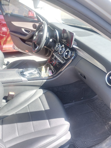 Imagen 2 de 6 de Mercedez Benz - Modelo 2016