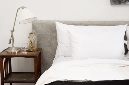 Almohada Pelikano Hogar Premium tradicional 90cm x 50cm x 18cm blanca por 6 unidades