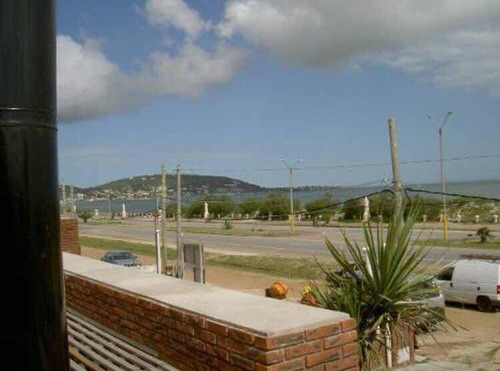 Alquilo Piriapolis Linda Casa Nuevita Frente A La Mejor Playa 3 Dormitorios 2 Banos Aire Fondo Lavaropas Barbacoa Totalmente Equipada Para 7 Personas