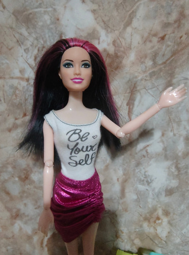 Barbie Fashionista Raquel (Usado)