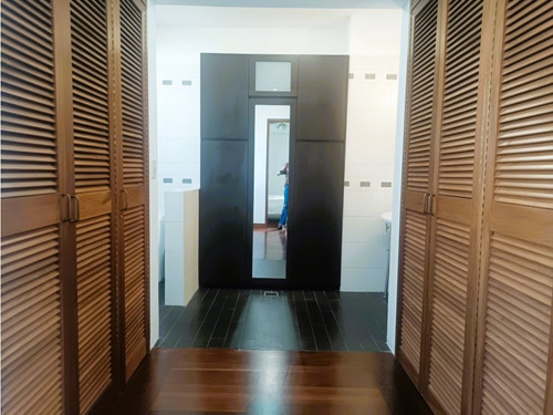 Alquilo Apartamento 300m2 Colinas De Tamanaco 9157