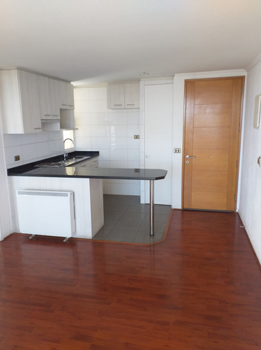 Ref:8716** Arriendo Dpto 1d+1b+terraza+bodega. Metro