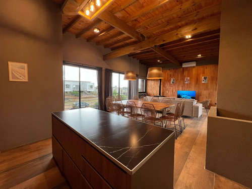 Casa En Venta Ubicada En Barrio Senderos Iv - Costa Esmeralda