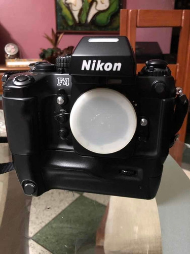 Imagen 5 de 5 de Nikon F4 Nueva Sin Detalle Sin Caja Tal Cómo Está En Foto