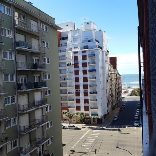 Imagen 23 de 23 de 3 Ambientes Con Dependencia Con Balcón Corrido Y Vista Lateral Al Mar