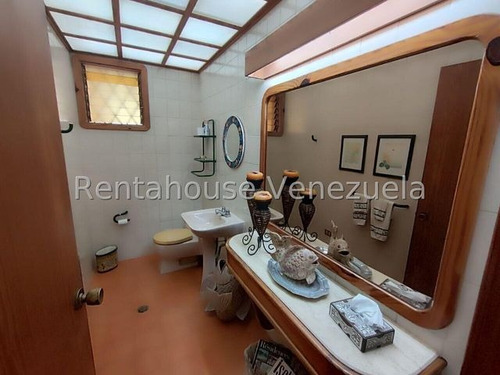 Casa En Esquina Que Combina Comodidad Y Ubicación Privilegiada Trigal Centro 25-6231
