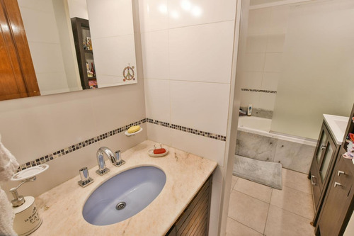 Departamento 3 Dormitorios En Venta Con Cochera - Vista Al Río - Categoría