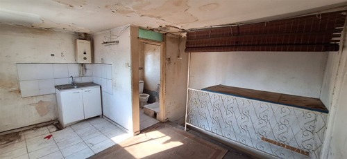 Casa En Venta De 6 Dorm. En Ñuñoa