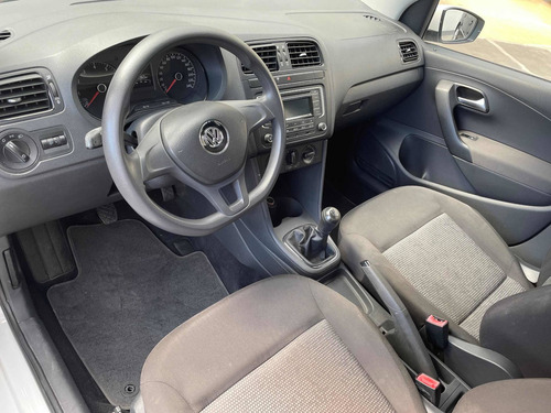 Imagen 7 de 10 de Volkswagen Polo 2019 1.6 Startline Mt