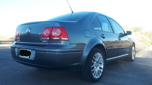 Volkswagen Bora 1.8 Highline T Tiptronic Cuero 2011