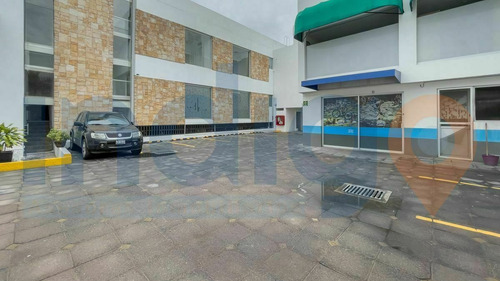 Local En Renta En Planta Baja En Plaza Comercial Sobre Paseo