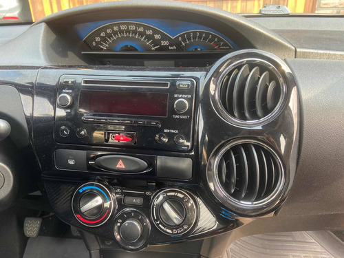 Imagem 8 de 8 de Toyota Etios 2016 1.5 16v Xs 4p