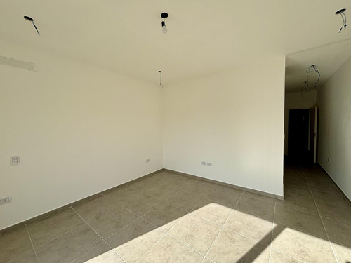 Venta Casa En San Sebastian Area 12 - 4 Ambientes