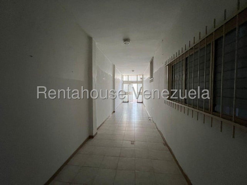 Casa En Venta Urb. Piñonal #25-17208 Rm