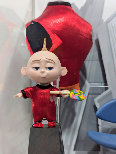 Muñecos Disney. Los Increíbles 2. Edna Moda Y Jack-jack (Usado)