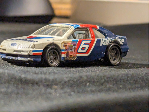 Hot Wheels Carrito De Nascar Ford Thunderbird 1989