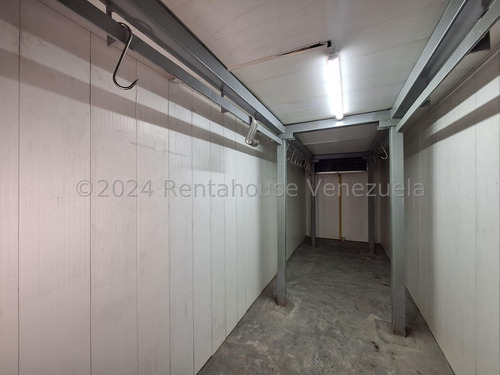 Estupendo Edificio Comercial En Venta Mls 24-27845 Sabana Grande