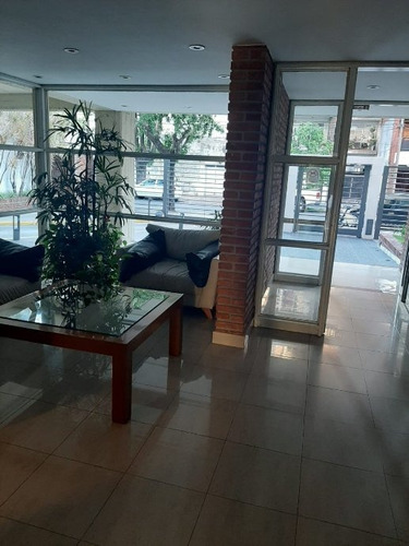 Imagen 3 de 14 de Permuta - Departamento De 2 Ambientes En Venta - Moron Centro