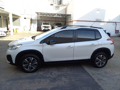 Imagen 8 de 14 de Peugeot 2008 Feline
