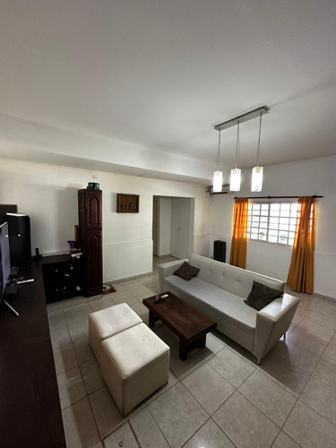 Particular Casa 4 Dormitorios