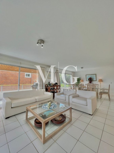 Imagen 3 de 24 de Venta Apartamento 3 Dormitorios Frente Al Mar Playa Mansa