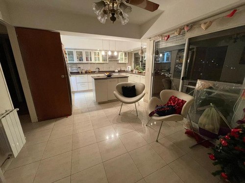 Imagen 4 de 19 de Departamento En Venta - Moron Sur- 5 Ambientes- Proximo Estacion- Impecable